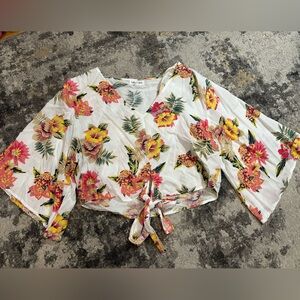 Floral Tie-Front Blouse cropped size L never used small size can fit